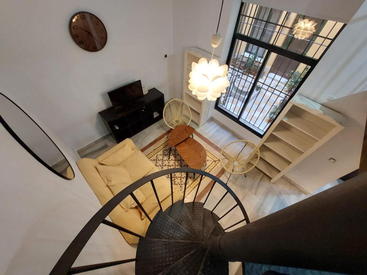Dona Elvira Alvarez Apartment *