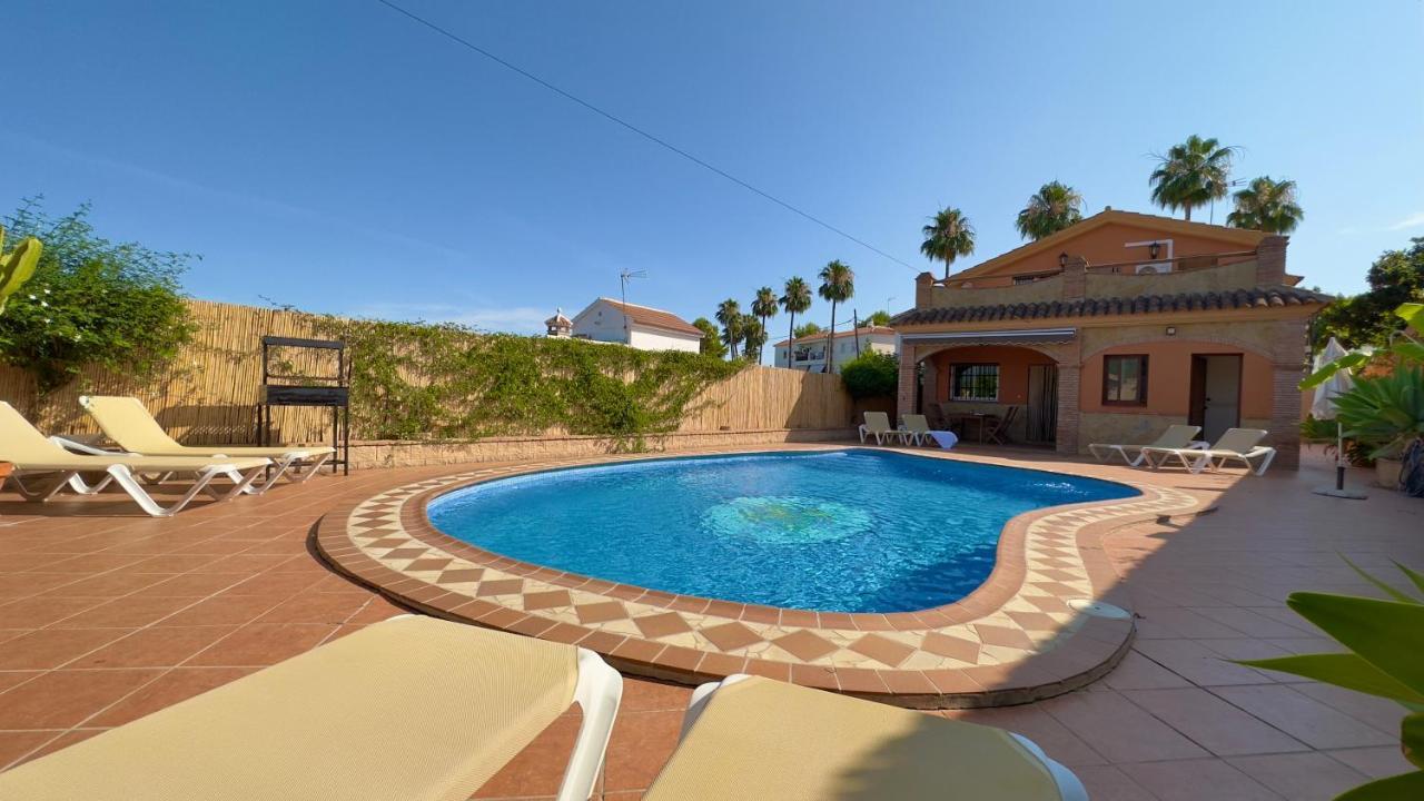 El Parral - Piscina Y Sala De Cine Málaga
