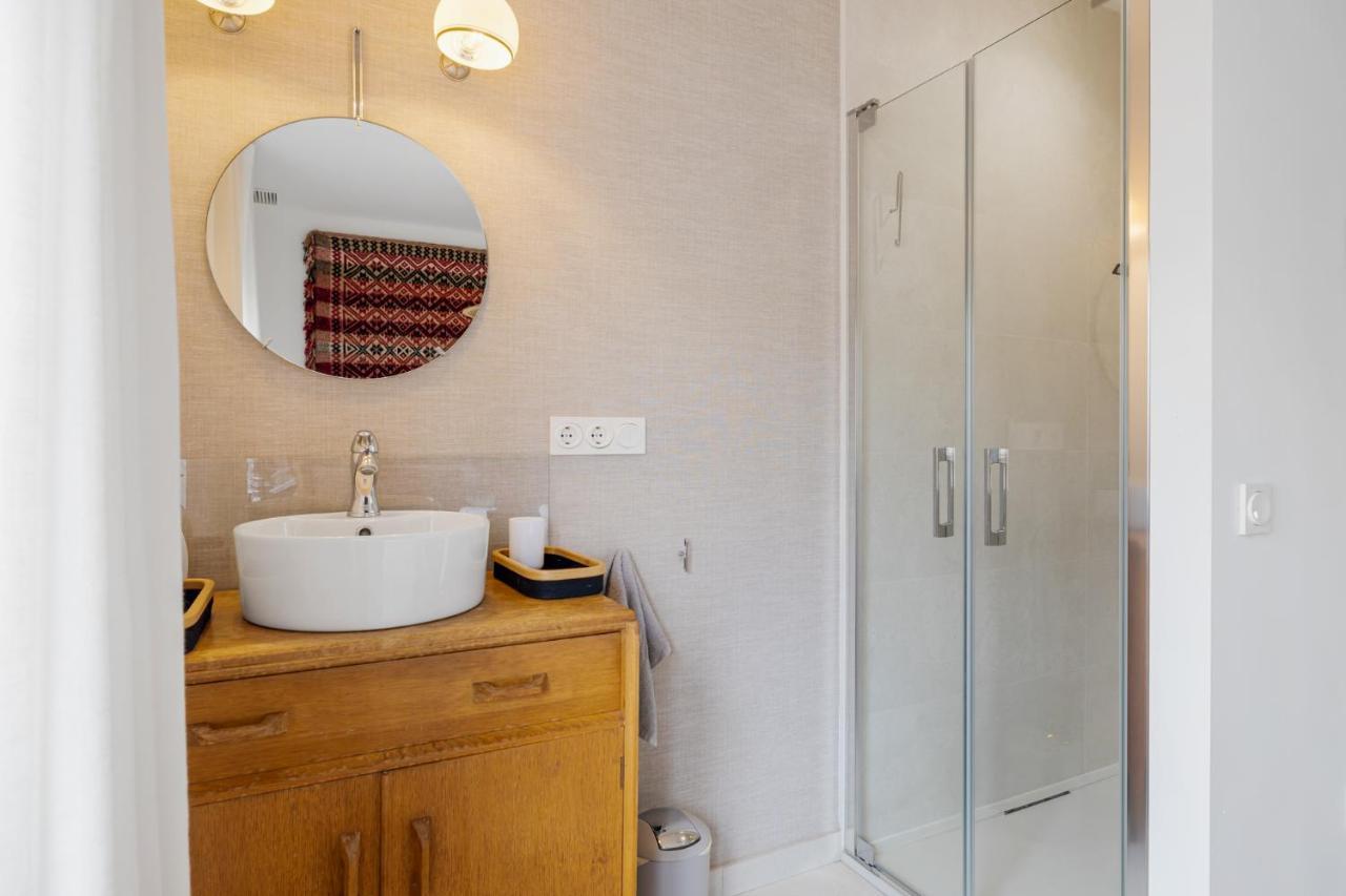 Soho 2 Bedrooms Next To The Apartment *