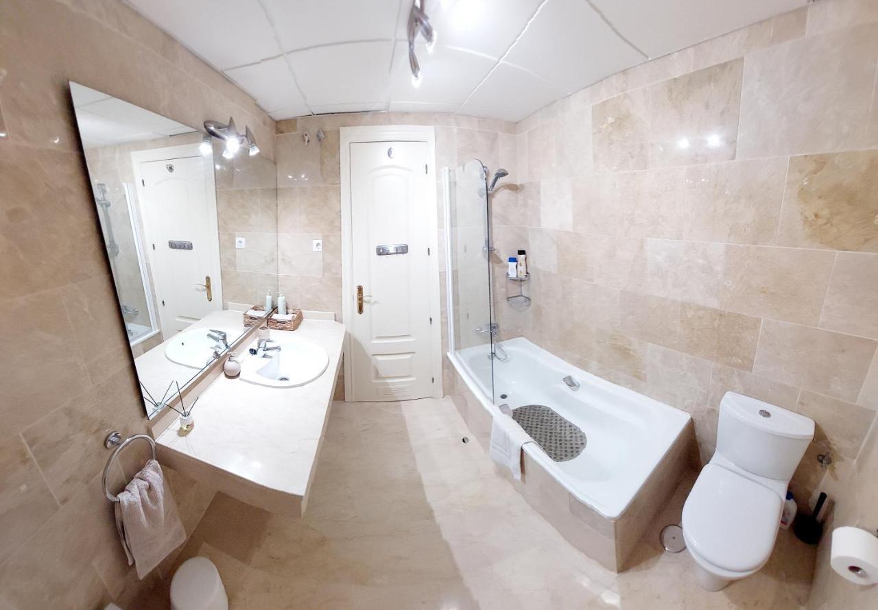 Apartment Luxurious 2 Bedroom 2 Bathroom Near Málaga
