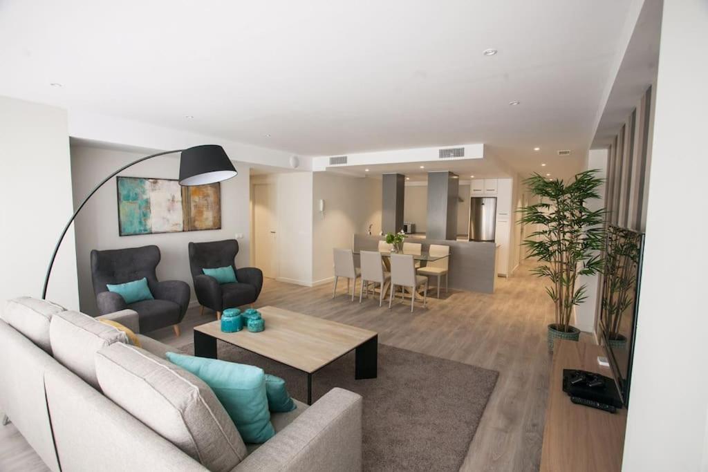 Salitre Premiun 4 Bedrooms Apartment Malaga