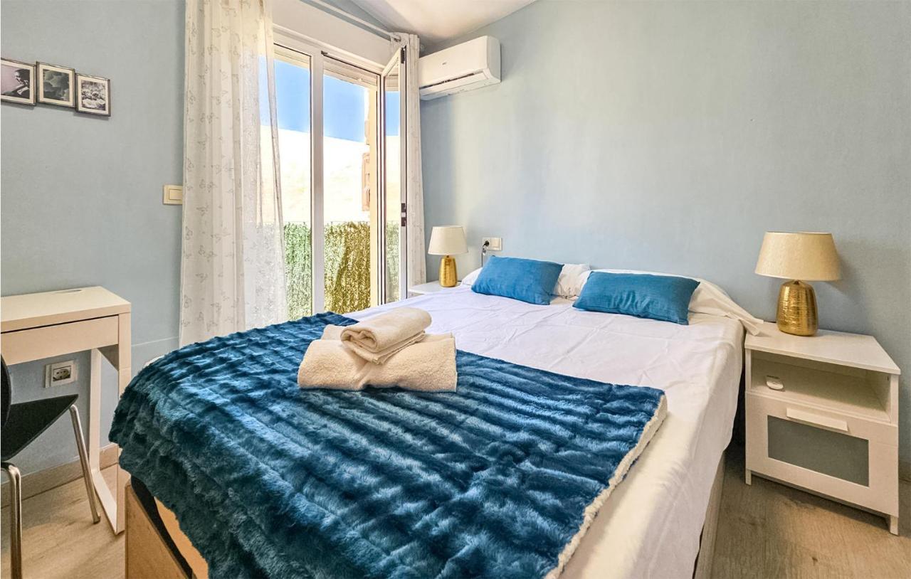 Apartment 2 Bedroom Stunning In *