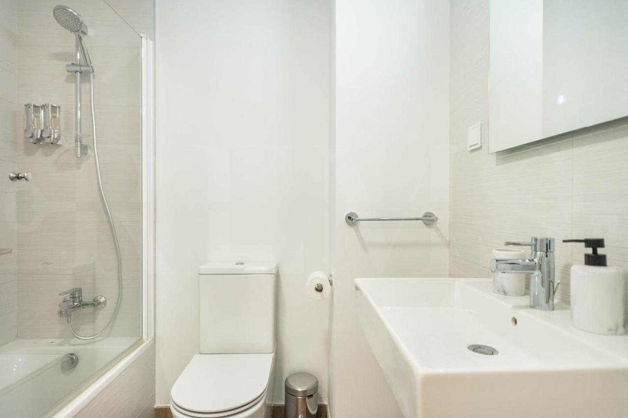 With Parking, Gym & Terrace By Rems Apartment *
