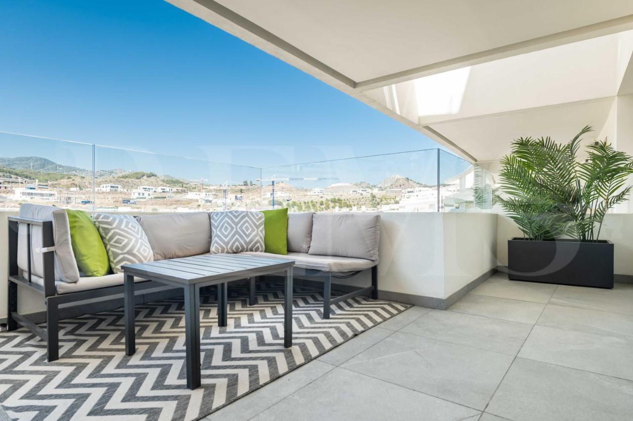 With Parking, Gym & Terrace By Rems Apartment