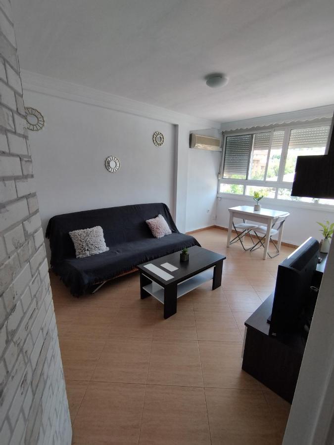 Piso Amplio Y Comodo. Apartment Malaga