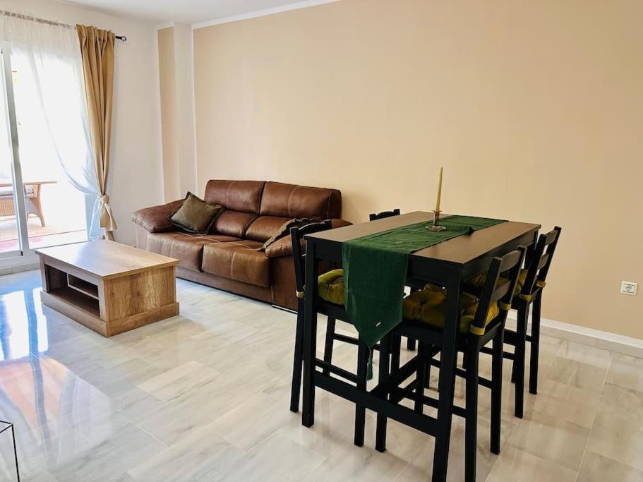 Encantador Vista Golf, Grande Terraza Apartment *