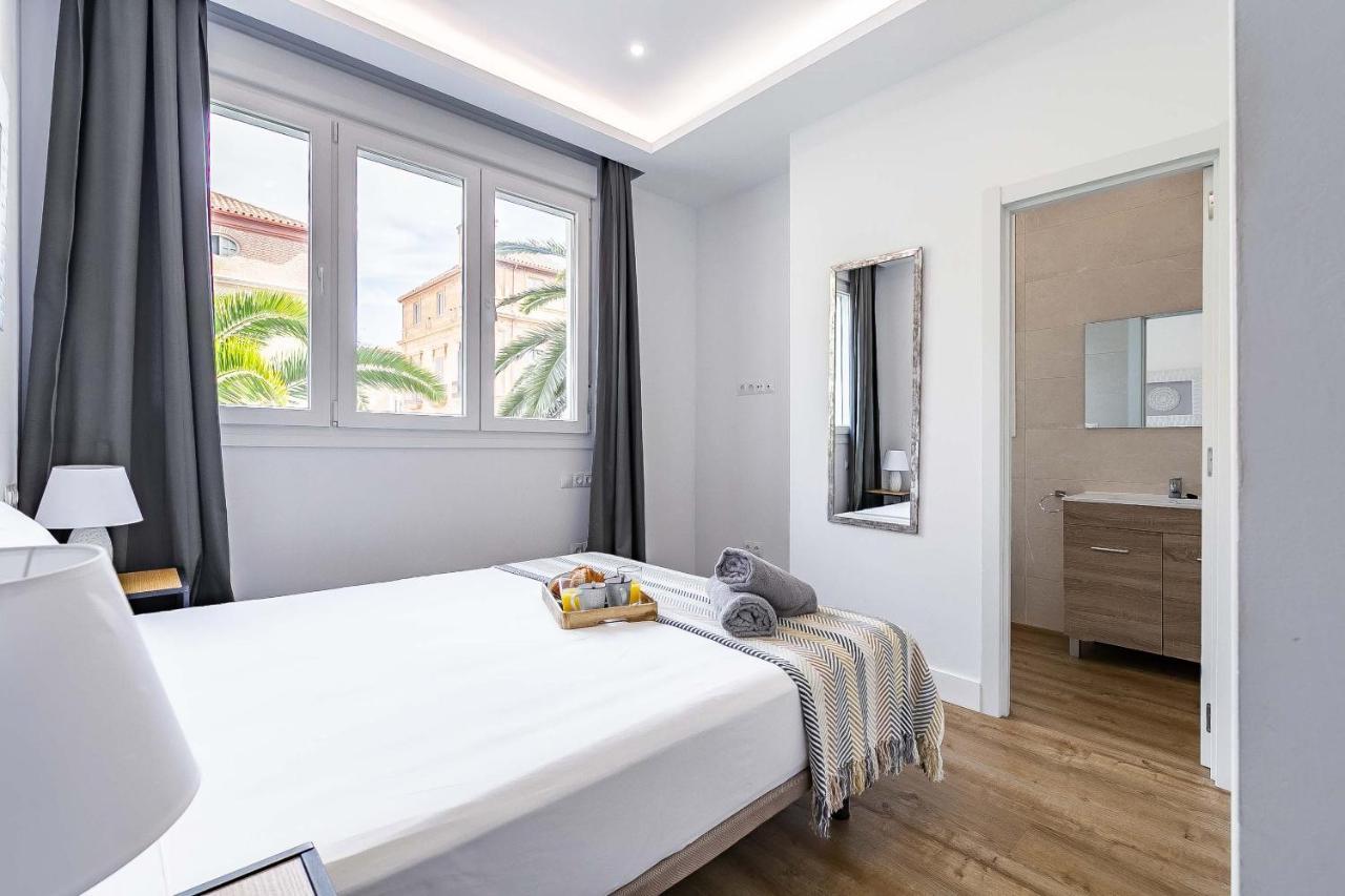 Soho Deluxe Center Apartment