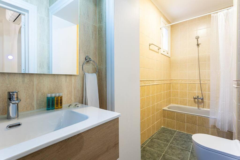 Apartment 1. Casa De Alma. In Historic House Malaga