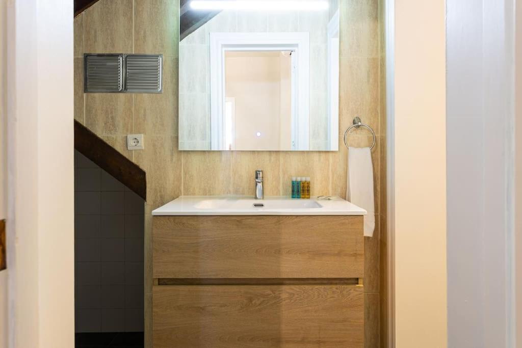 Apartment 1. Casa De Alma. In Historic House Malaga