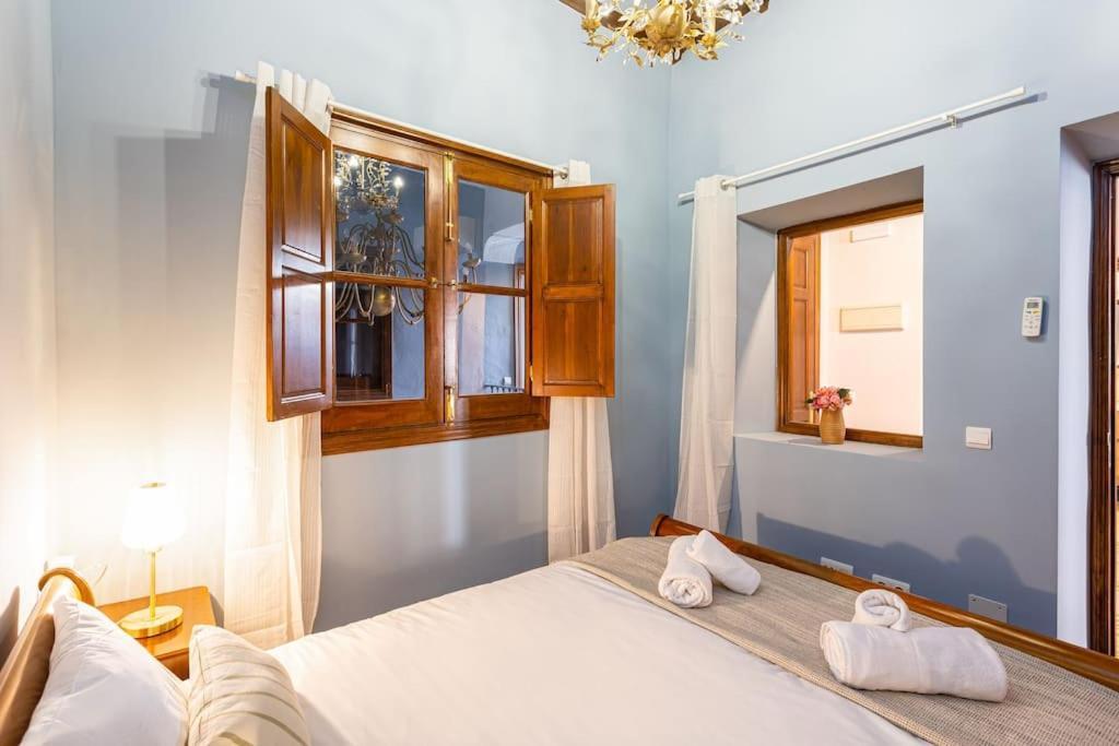 5. Casa De Alma. In Historic House Málaga
