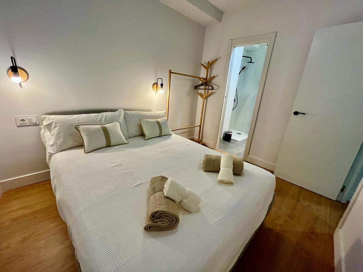 Apartment Piso Picasso, Modern In The Heart Of