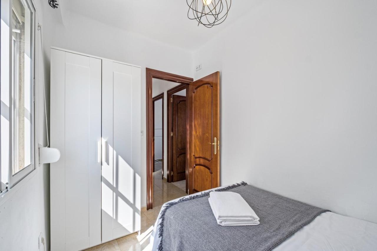 Apartment 3 Bedroom Near Centre *