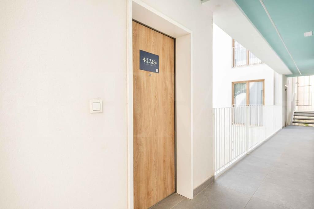 Apartment Tranquil & Bright With Parking By Rems Malaga