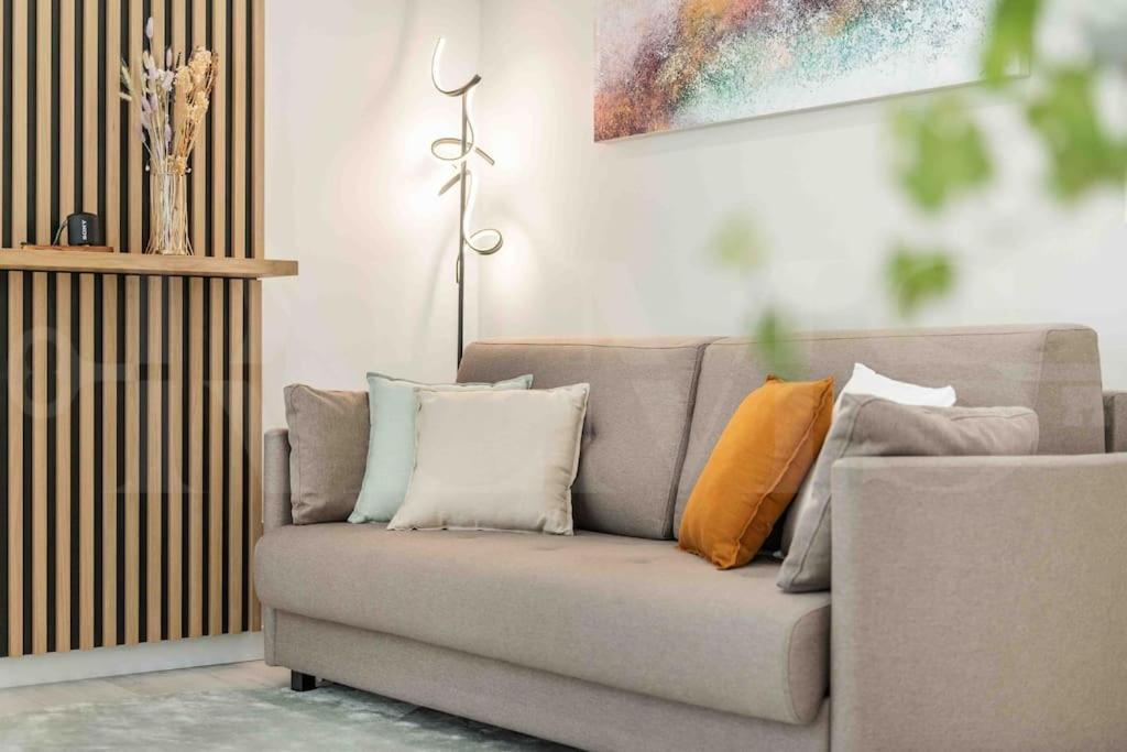 Apartment Tranquil & Bright With Parking By Rems *