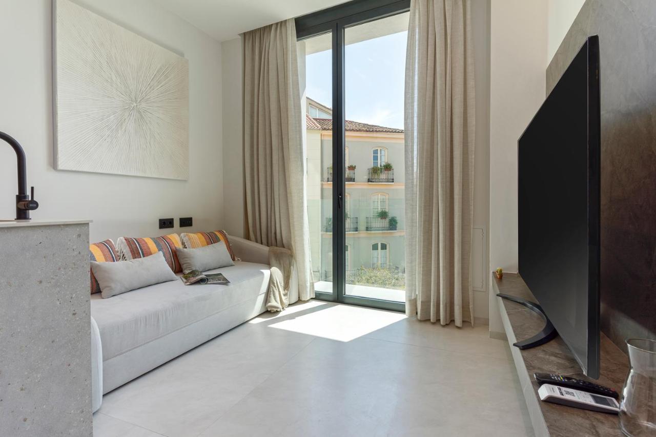 Magnificent Renovated 2bd 2bth Duplex With Terrace - Centre Appartement *