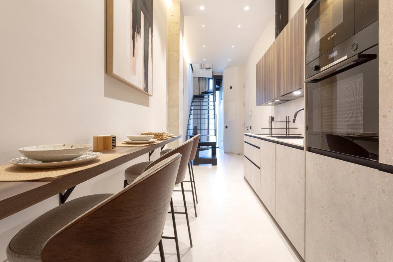 Magnificent Renovated 2bd 2bth Duplex With Backyard - Centre Apartment Malaga
