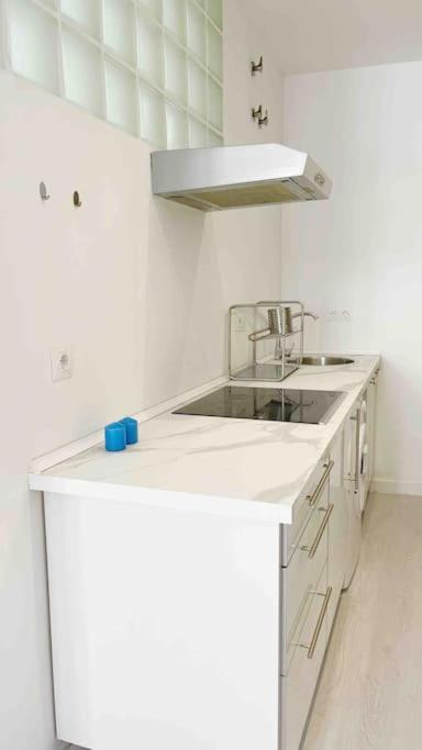 2 Bedroom Next To Plaza De La Merced Apartment