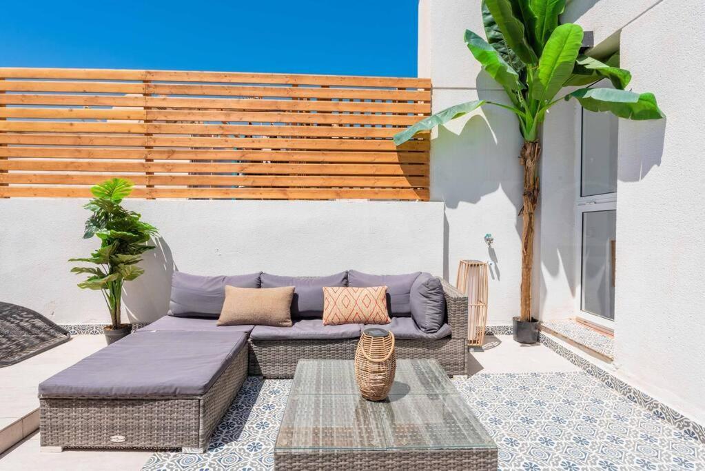 Penthouse With Private Jacuzzi & Rooftop - Center By Rems Apartment *