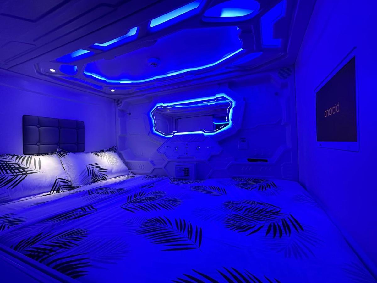 Good Vibes Only Capsule Kapselhotel Málaga