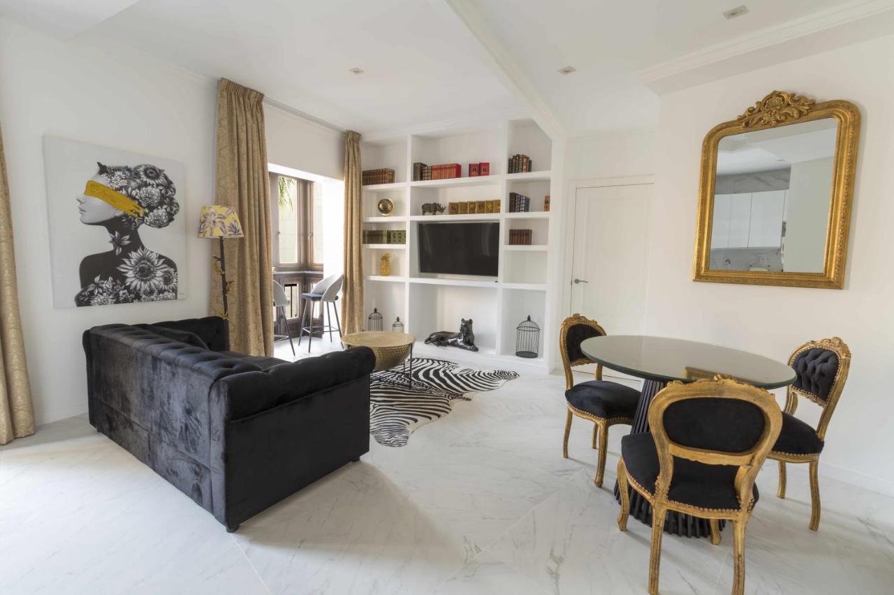 The Clock House Luxury Urban Suites Aparthotel Malaga