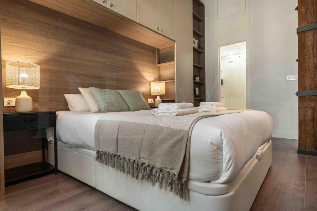 Eclectic & Elegant By Rems Apartment *