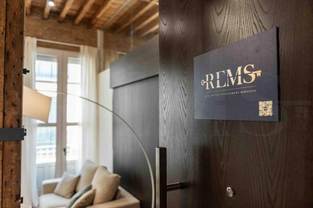 Eclectic & Elegant By Rems Apartment Malaga