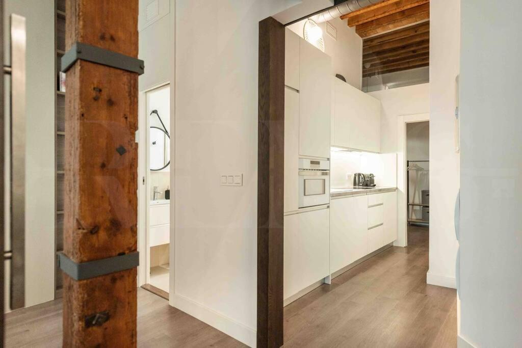 Eclectic & Elegant By Rems Apartment *