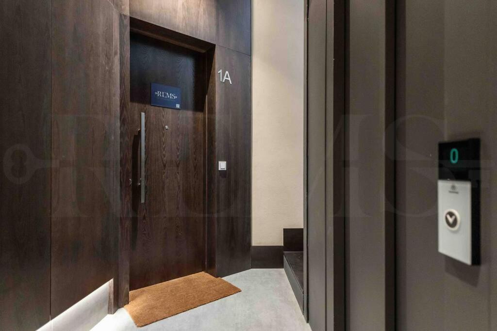 Apartment Eclectic & Elegant By Rems Malaga