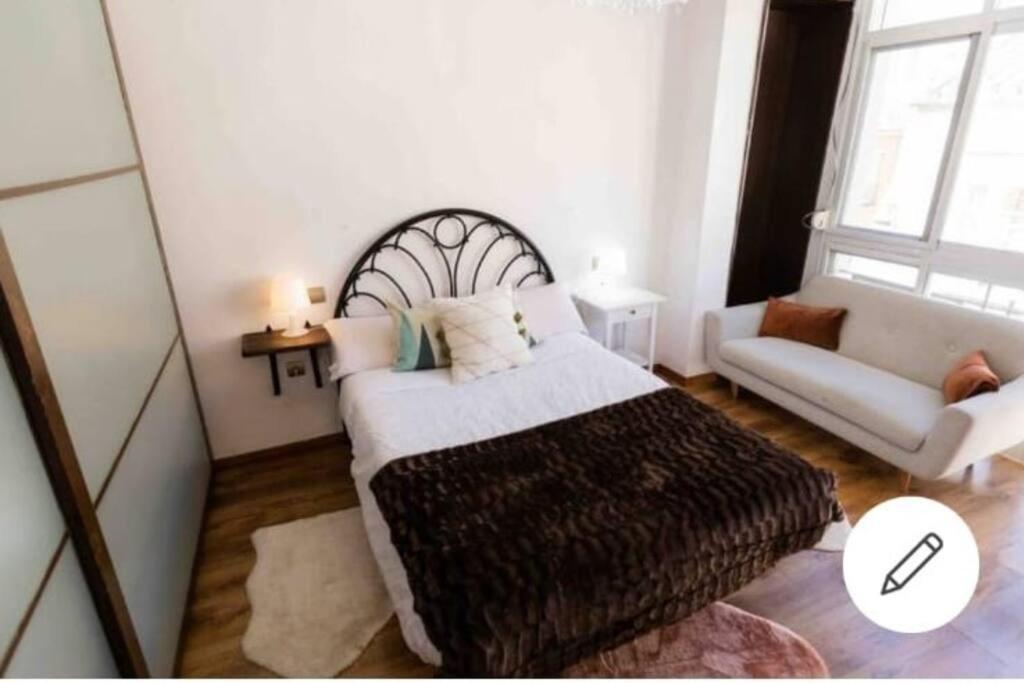 Bright 2 Bedroom Apartment Malaga