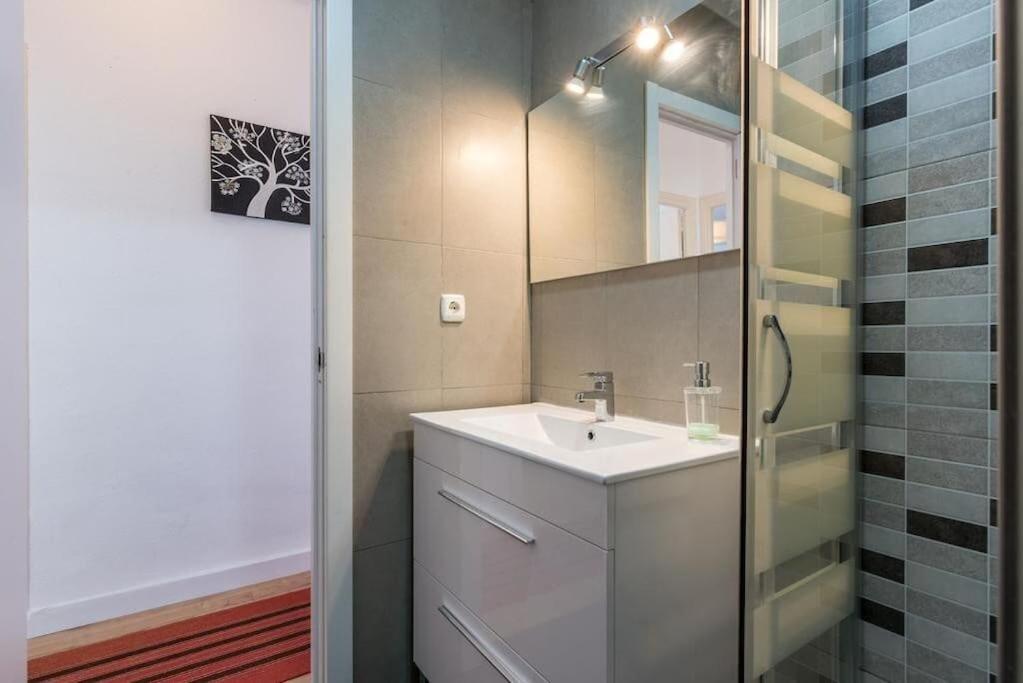 Views In Calm Center Apartment Malaga