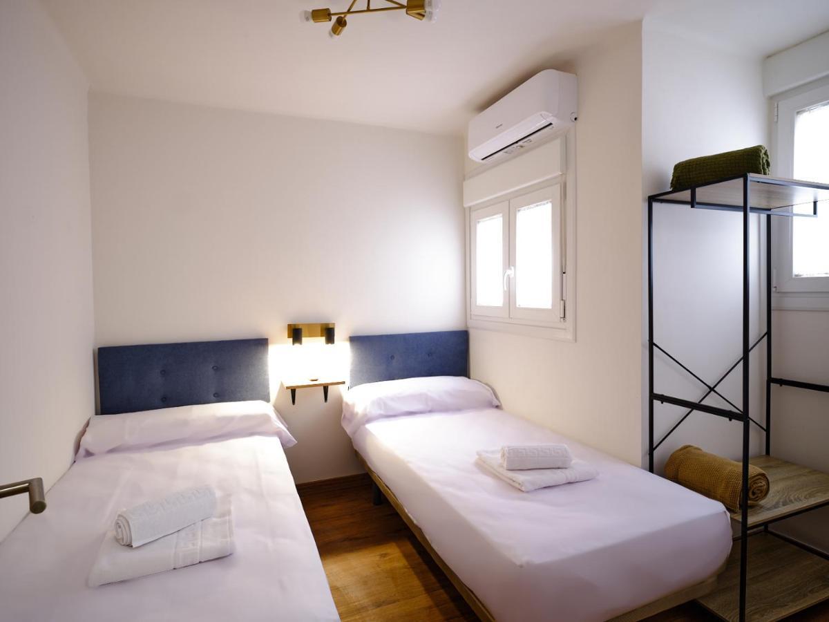 Apartment Leo Home- Bright & Centric 3 Bedrooms With Private Parking Included *
