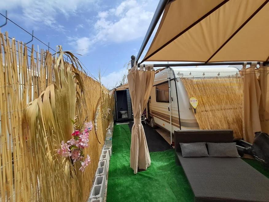 Camping Caravana Rosa *