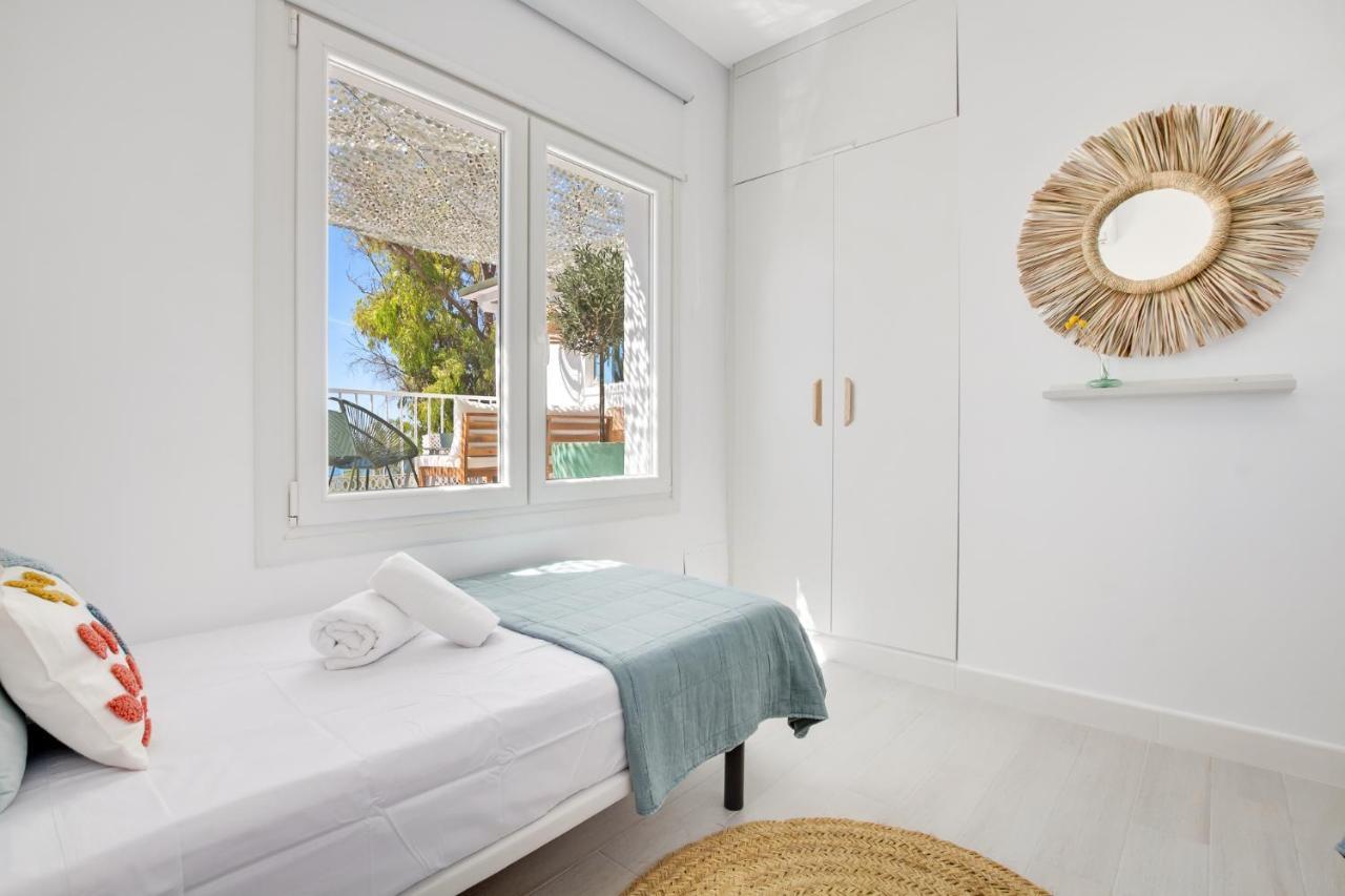 Casa De La Playa. House With Magnificent Sea Malaga