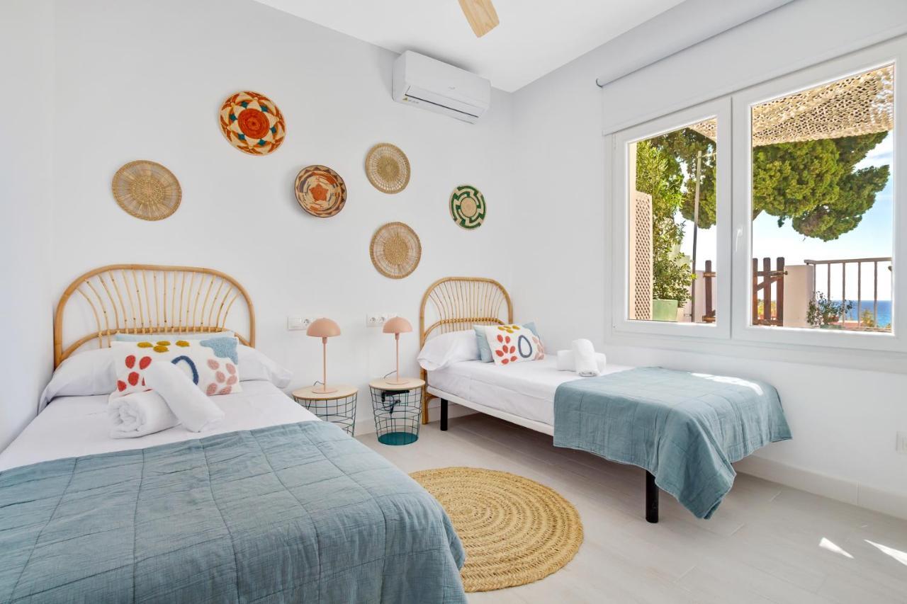 Apartment Casa De La Playa. House With Magnificent Sea Malaga