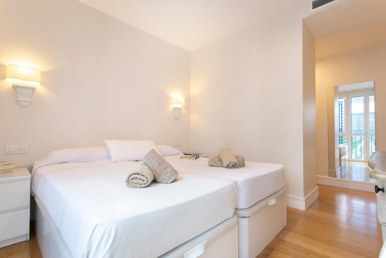 Acogedor Junto A La Catedral By Rent Me * Malaga