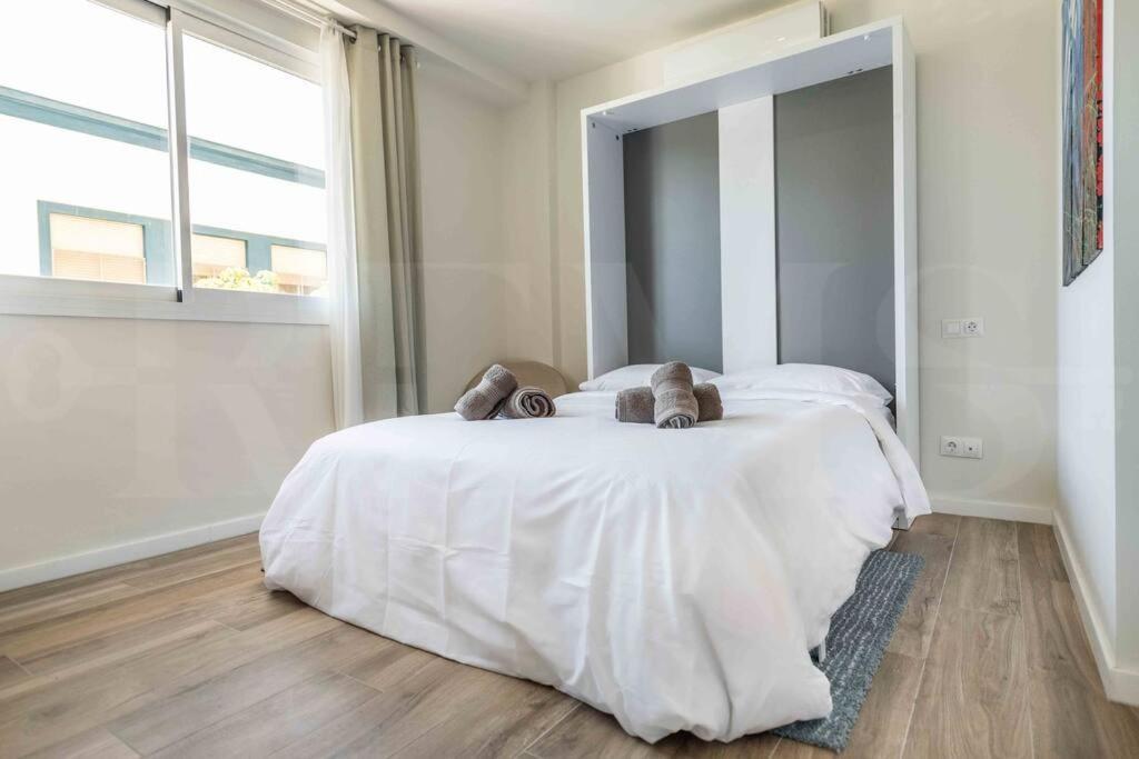 Apartment Authentic Minimalistic Near La Union By Rems *
