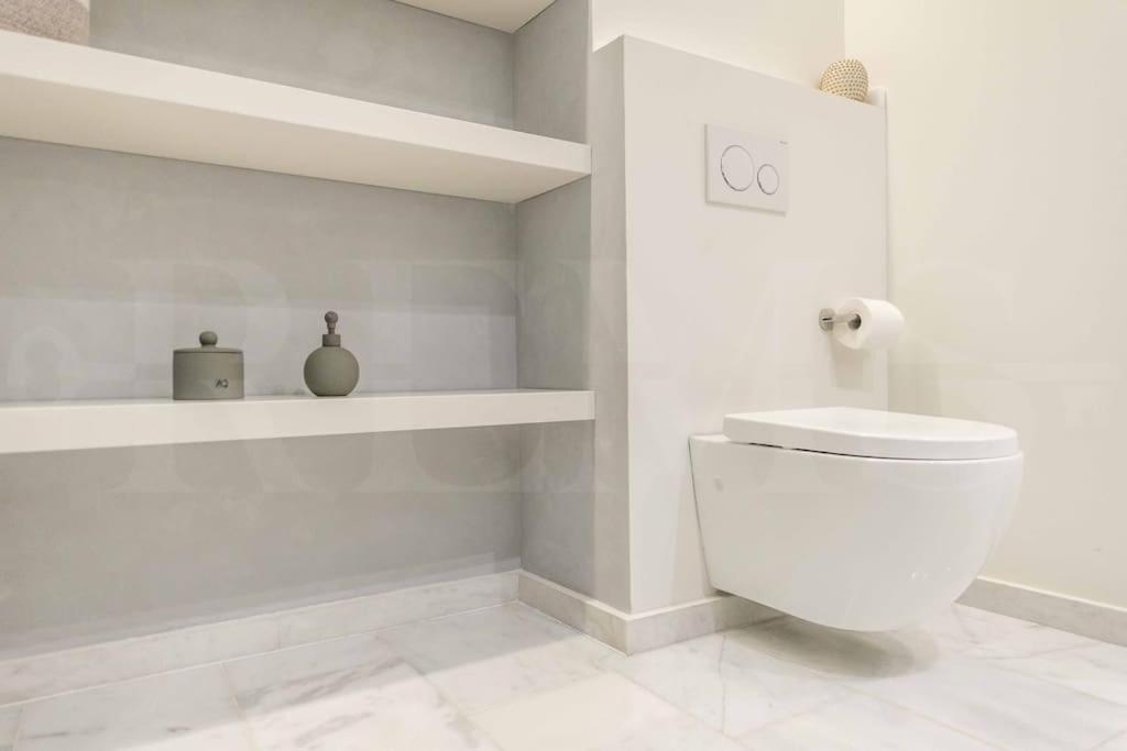 Luxurious In Center With Parking By Rems Malaga