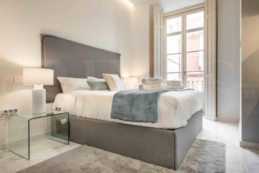 Luxurious In Center With Parking By Rems Apartment *