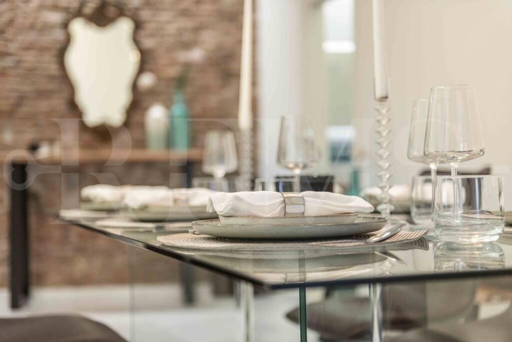 Apartment Luxurious In Center With Parking By Rems