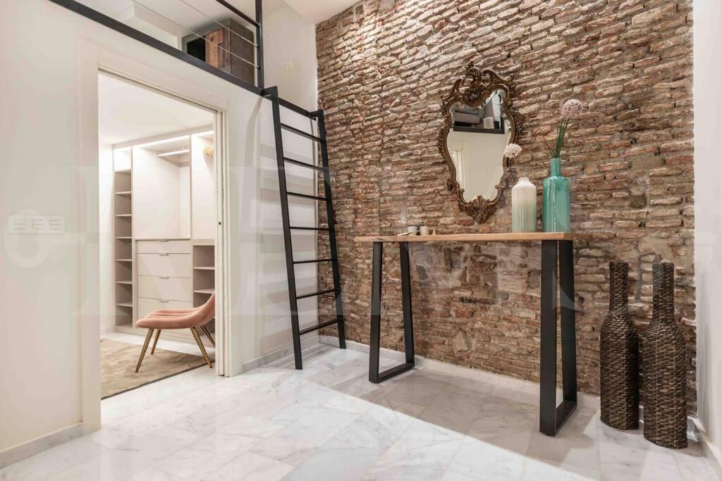 Luxurious In Center With Parking By Rems Apartment