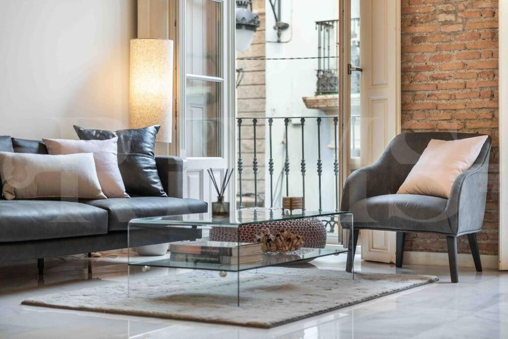 Luxurious In Center With Parking By Rems Malaga