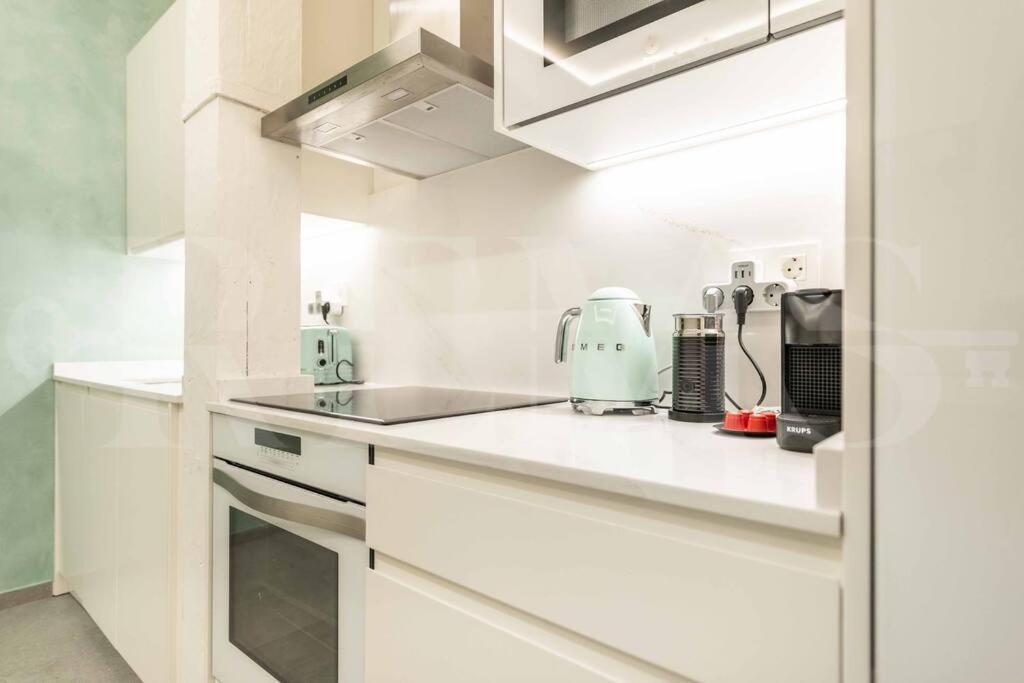 Luxurious In Center With Parking By Rems Malaga