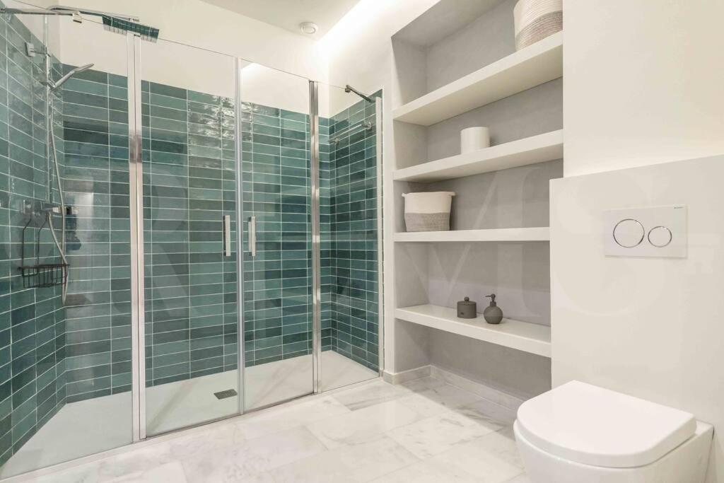 Apartment Luxurious In Center With Parking By Rems Malaga