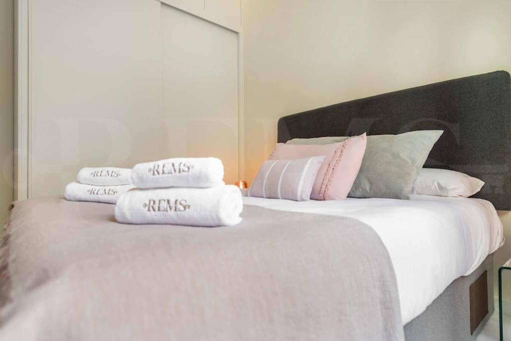 Luxurious In Center With Parking By Rems Malaga