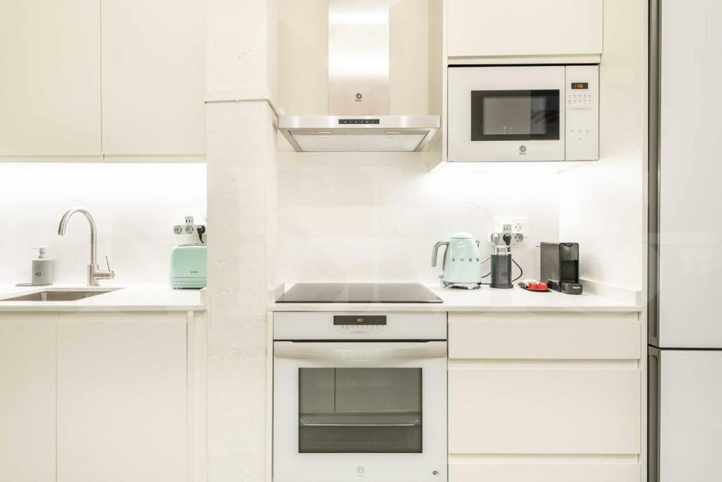 Luxurious In Center With Parking By Rems * Malaga