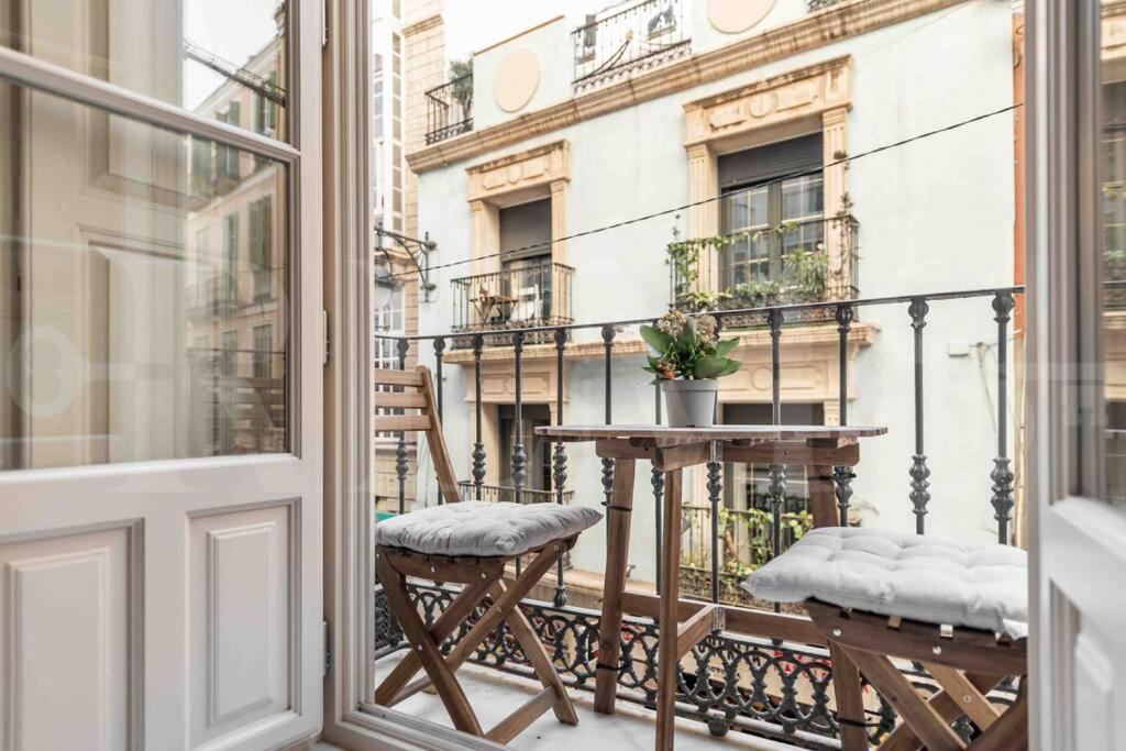 Luxurious In Center With Parking By Rems Malaga
