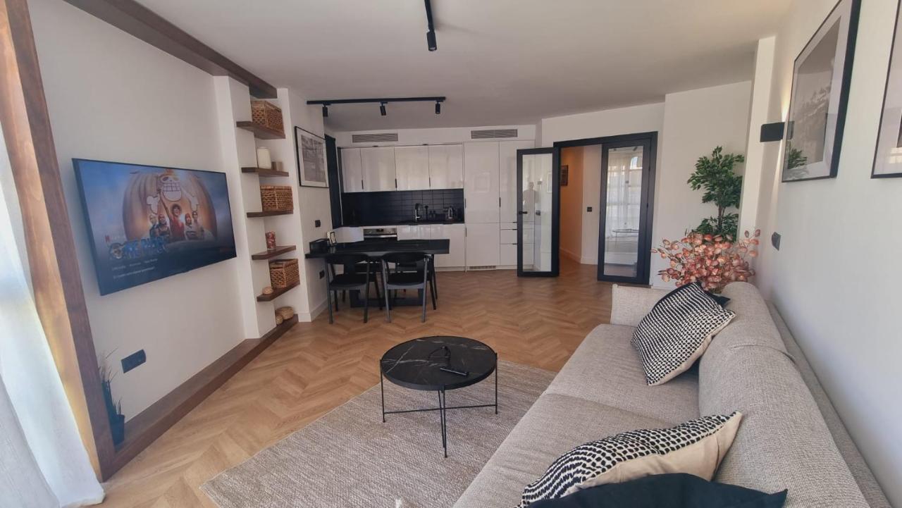 Luxe In Het Centrum Met Gratis Parkeerplek! Apartment Málaga