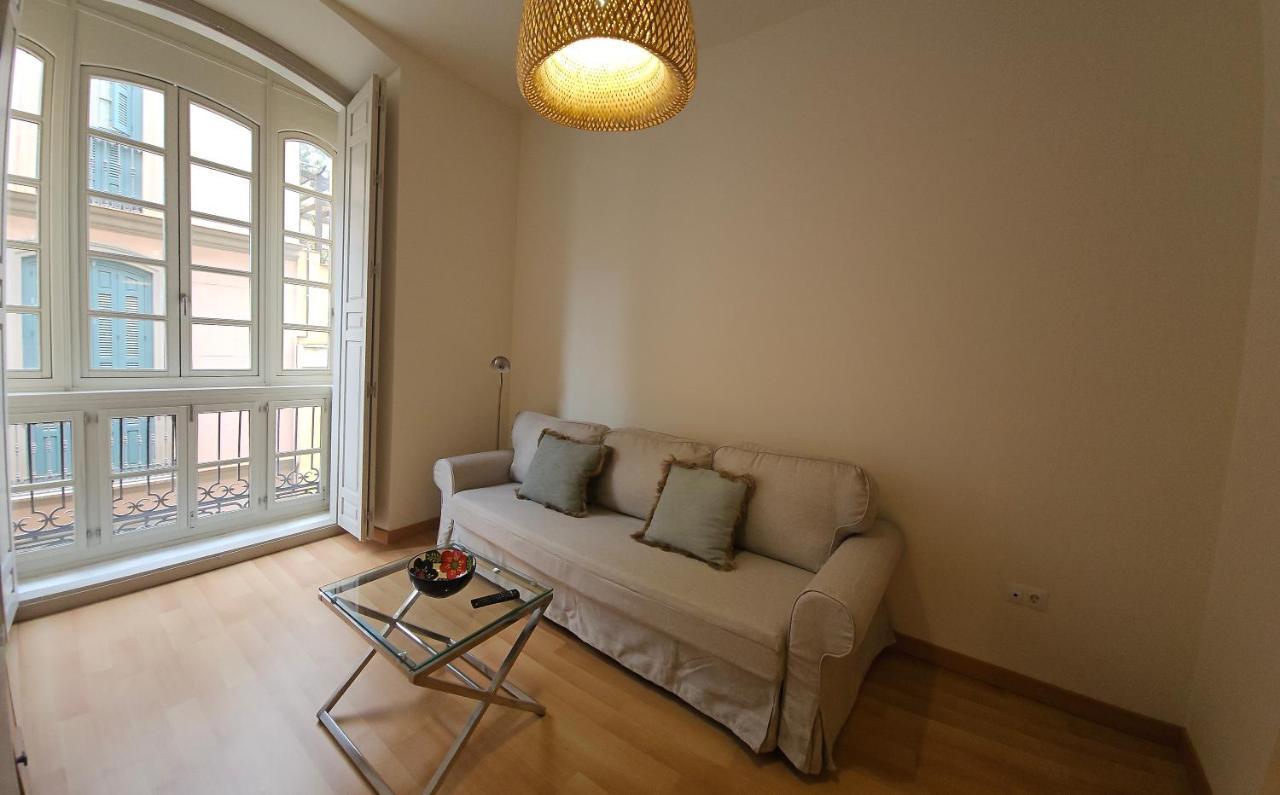 Nino De Guevara's Andalusian Charm: The Essence Of City Center Apartment Málaga