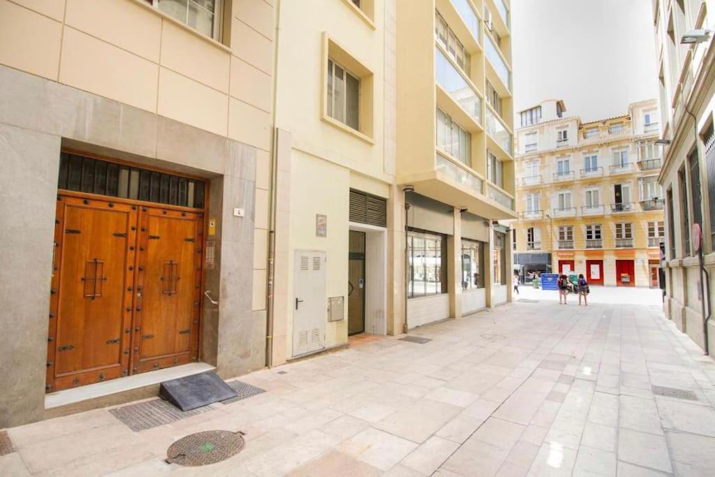 Piso Junto A La Catedral, 4-5 Personas * Malaga