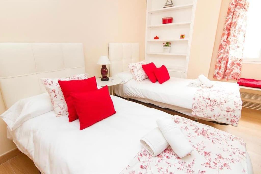 Piso Junto A La Catedral, 4-5 Personas * Malaga